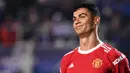 Cristiano Ronaldo menjadi pemain yang paling ditunggu-tunggu penampilannya pada derby Manchester yang akan berlangsung besok (06/11/2021). CR7 selalu tampil cemerlang sejak didatangkan oleh MU pada musim panas lalu. Ia tercatat telah mencetak 5 gol dari 4 laga di Liga Inggris. (AFP/Marco Bertorello)