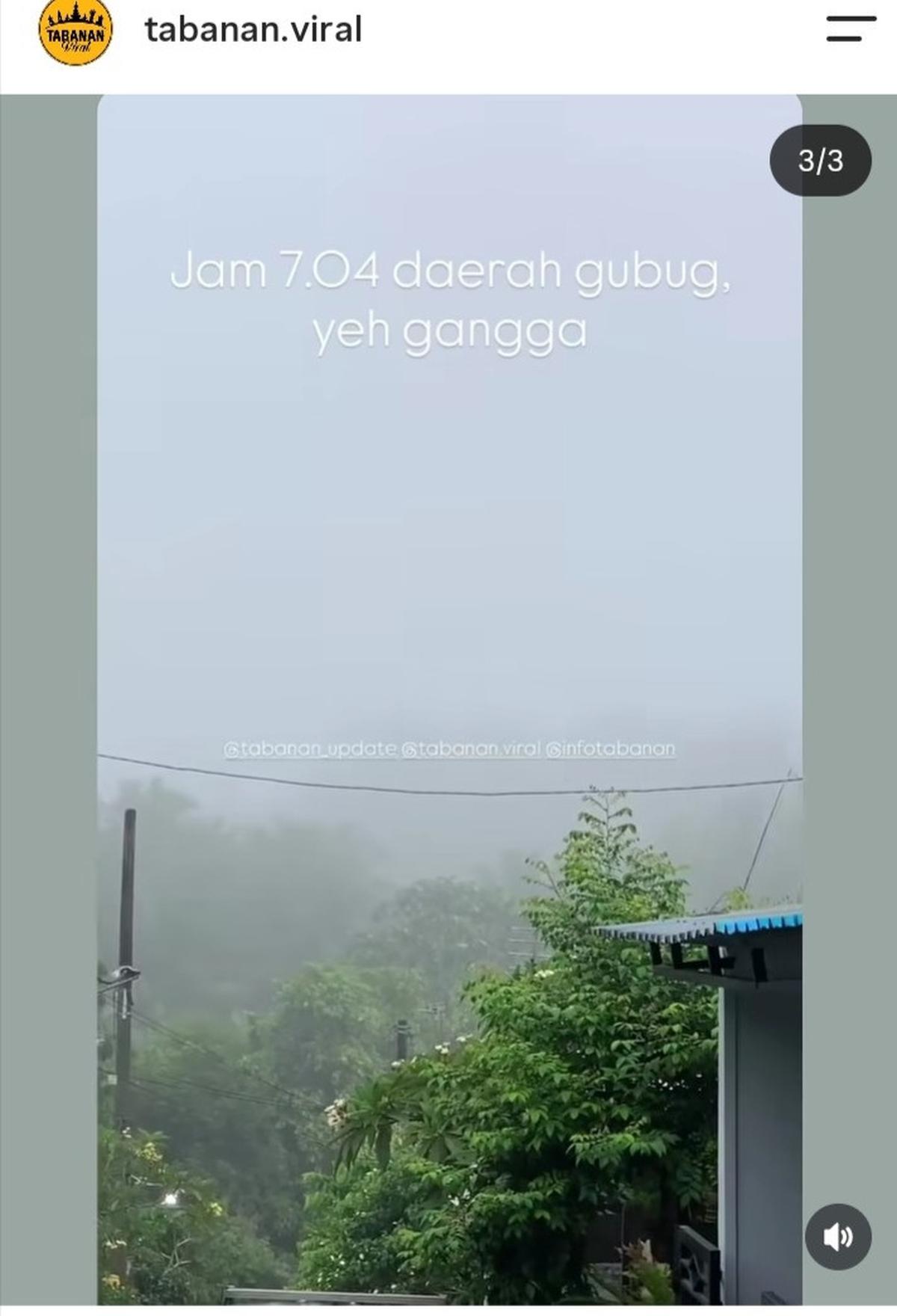 Tangkapan layar video yang memperlihatkan kabut di Jalan Bypass Kediri, Kabupaten Tabanan, Bali