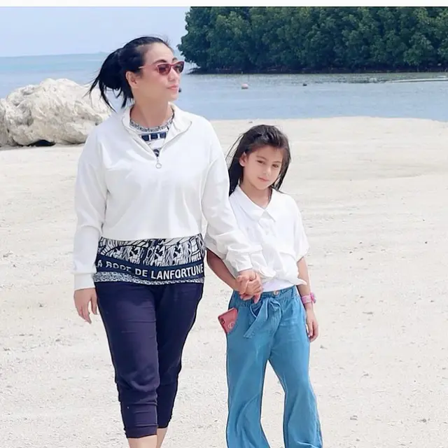 6 Momen Kebersamaan Siti KDI dan Elif Kayla