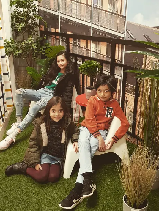 (Instagram/angie_virgin)