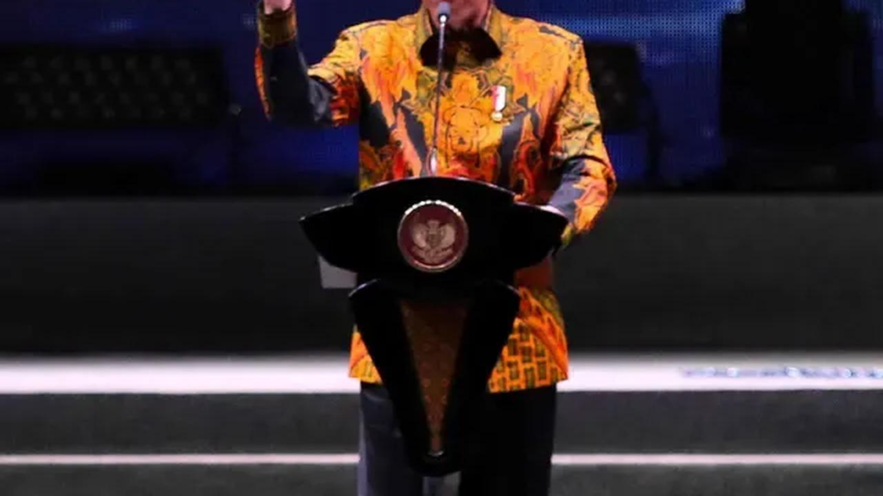 Kendati begitu, Jokowi menuturkan perbaikan jalan Solo-Purwodadi ditujukan untuk jangka panjang. Sehingga, apabila dilihat dari umur pemakaiannya, maka harganya jauh lebih murah.