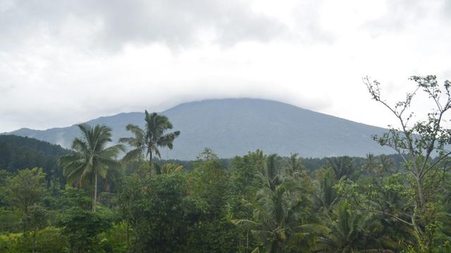 Penampakan Gunung Slamet dari Baturraden, Banyumas, Jawa Tengah. (Foto: Liputan6.com/Muhamad Ridlo)