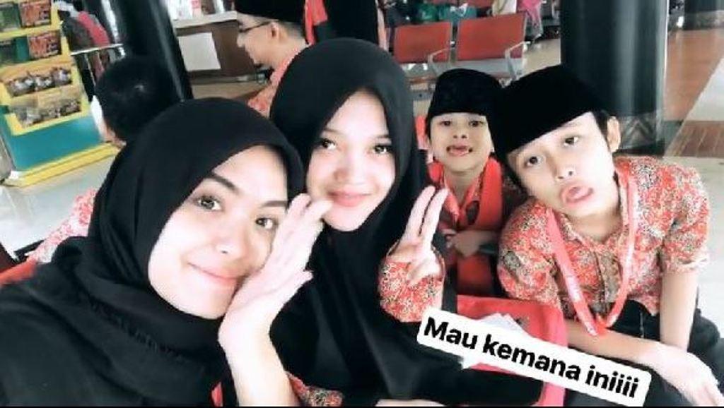 Umrah Bareng Rizky Febian Dan Vebby Palwinta Balikan Showbiz Liputan6 Com