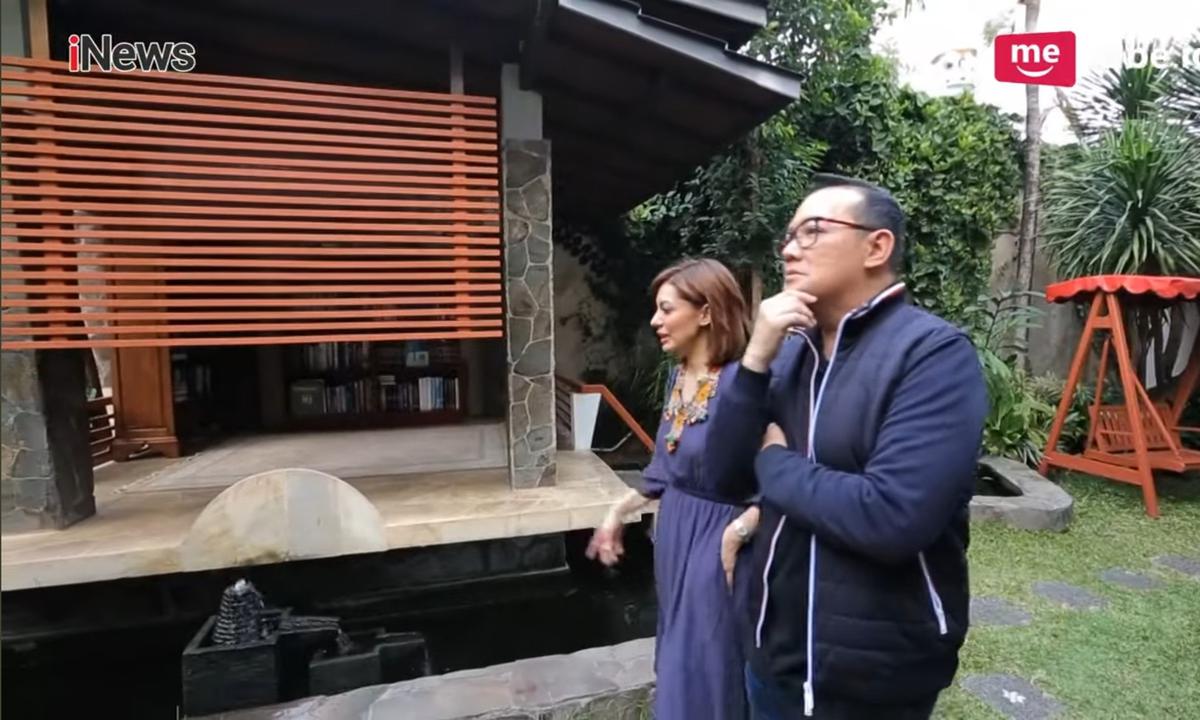5 Potret Halaman Belakang Quraish Shihab, Ada Kolam Renang, Musala Hingga Gang Kecil Menuju Rumah Najwa Shihab