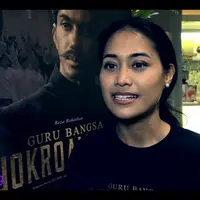 Setelah meraih titel sebagai Putri Intelegensia 2011, Putri Ayudya memutuskan untuk berkarier sebagai wanita kantoran, namun hobinya belanja mengubah jalan hidupnya.