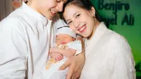 Adhisty Zara Tunjukkan Wajah Baby Ben Pada Acara Aqiqah, Ganteng Banget