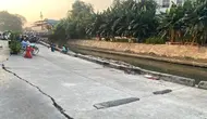 Dicor Hari Ini, Retak Lagi Esok: Lingkaran Setan Warga Jalan Amblas Pulo Gadung