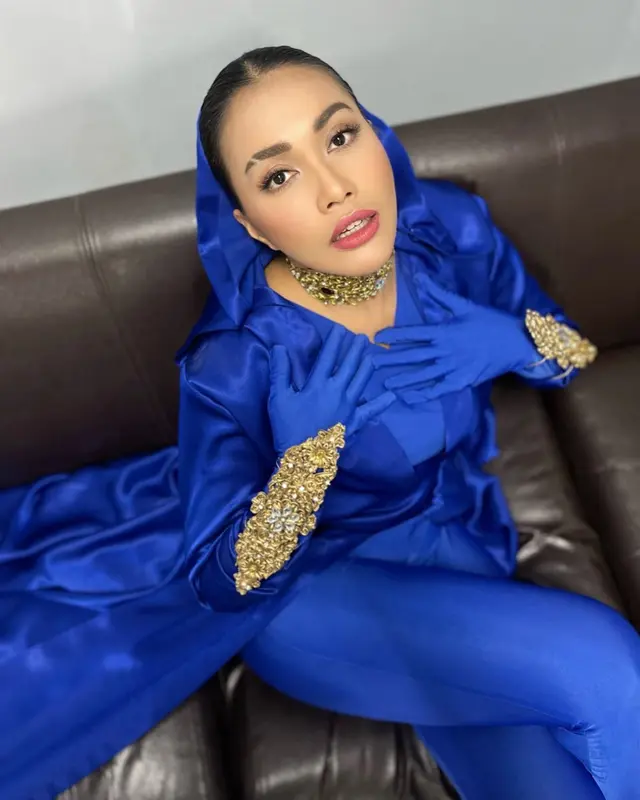 Intip gaya Denada saat berada di atas panggung (@denadaindonesia)