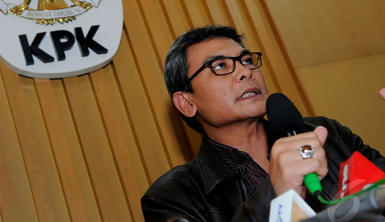 KPK menetapkan Menteri Agama Suryadharma Ali sebagai tersangka kasus tindak pidana korupsi pengadaan barang dan jasa haji pada 2012-2013 di Kementerian Agama, Kamis (22/5/2014) (Liputan6.com/Faisal R Syam).