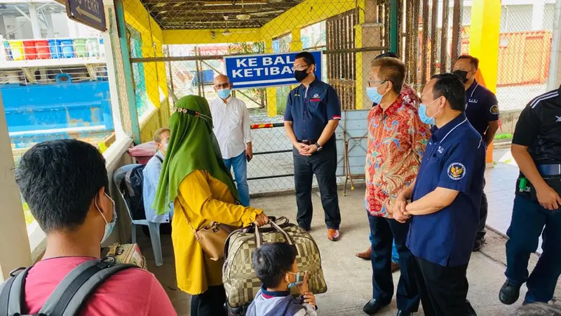 Jumlah WNI yang mudik dari Johor Bahru berkurang secara signifikan lantaran aturan larangan mudik yang ditetapkan pemerintah guna mencegah penyebaran COVID-19.