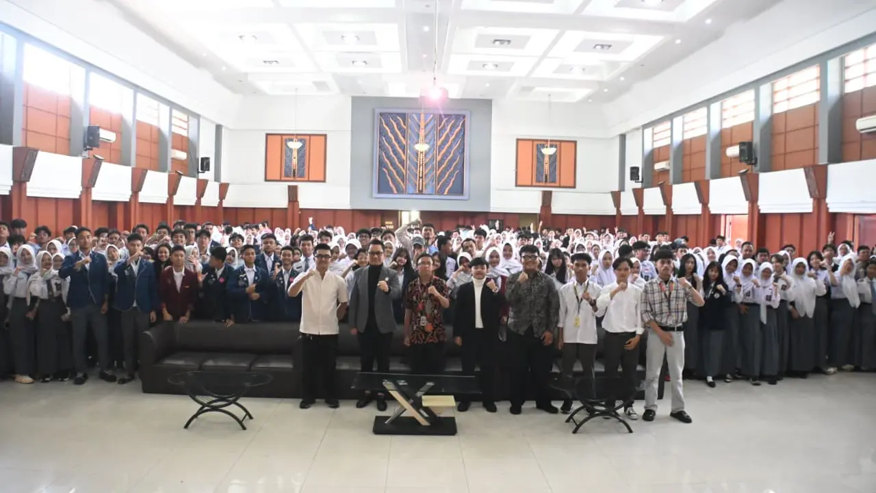 KPID Jabar dan Pelajar Progresif Indonesia menggelar edukasi literasi media di Bandung