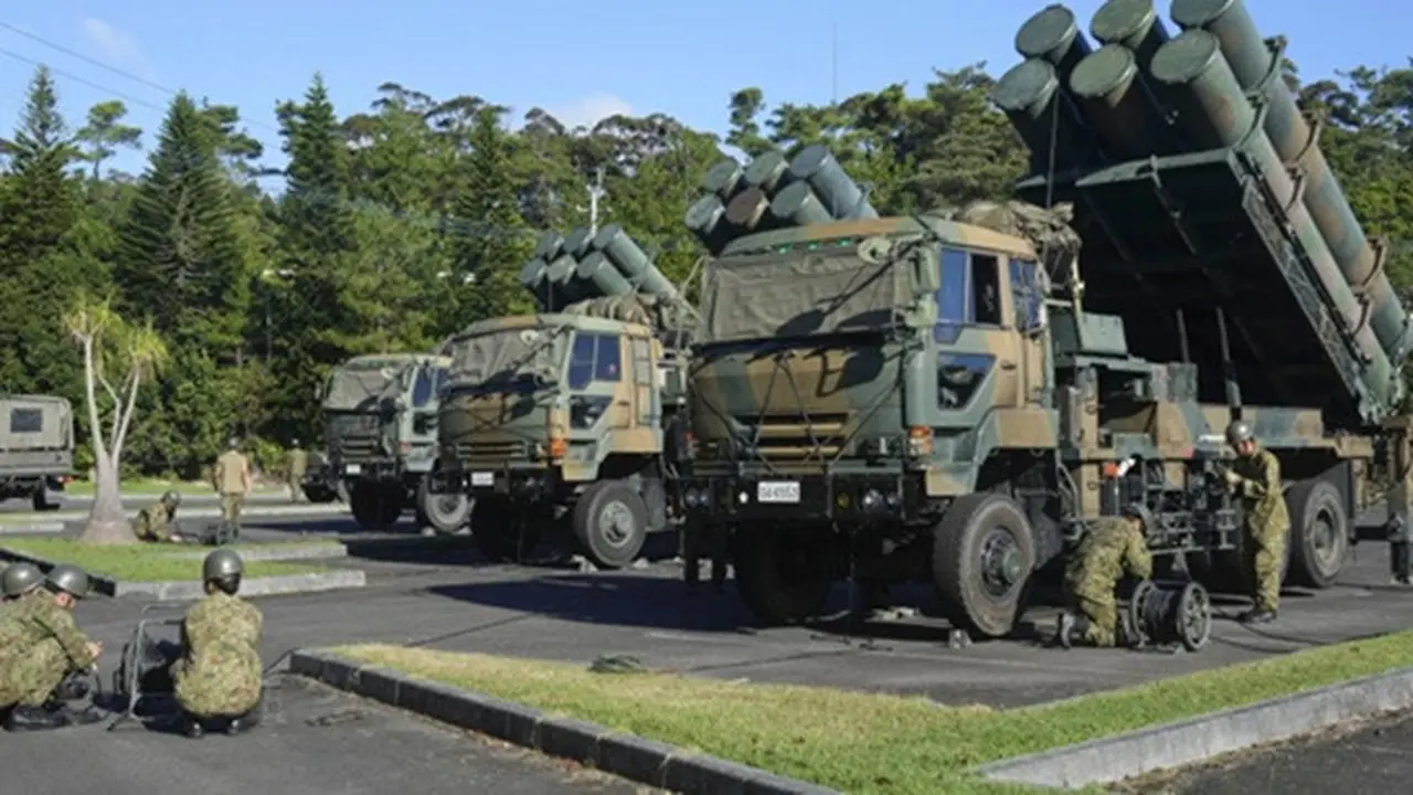 Rudal jarak pendek permukaan-ke-kapal Type-88 dikerahkan sebagai bagian dari latihan militer gabungan Jepang-AS di Pulau Tokunoshima, Prefektur Kagoshima, Jepang selatan pada 28 Oktober 2024.