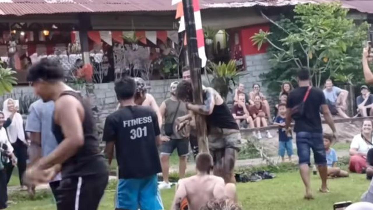 Sempat Gagal, Aksinya bikin Warga Tertawa
