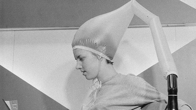 Evolusi Pengering Rambut dari Zaman Dulu Hingga Sekarang