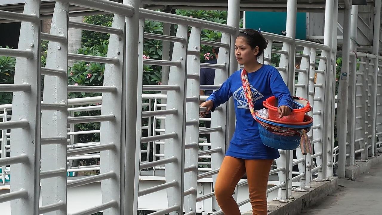 Belakangan, Dagangan Ninih Penjual Getuk Lari Manis