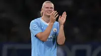 Selebrasi striker Manchester City, Erling Haaland setelah mengalahkan Yokohama Marinos pada laga uji coba pramusim 2023/2024 di Tokyo, Jepang (23/7/2023). (AP Photo/Shuji Kajiyama)