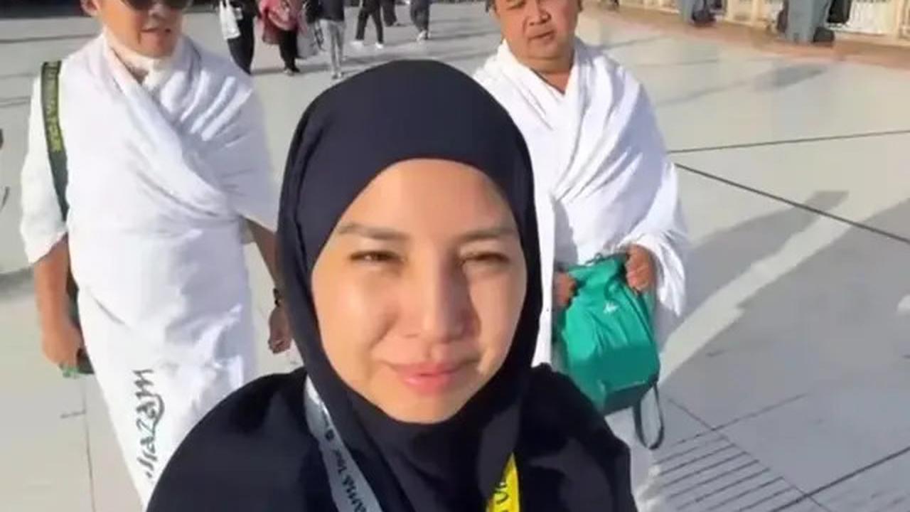 10 Potret Persiapan 'Armuzna' Tya Ariestya di Ibadah Haji 2025, Menanti Dua Tahun