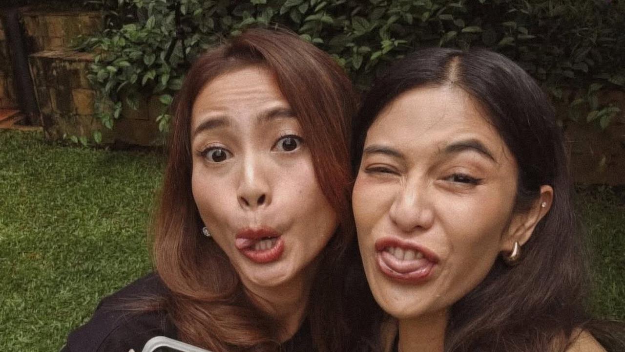 5 Potret Kedekatan Acha Septriasa dan Dian Sastro yang Terlibat Proyek Film Bareng, Sebut Mengidolakan Sejak SMP