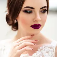 Makeup pengantin. (Foto: shutterstock.com By Daria_Cherry)