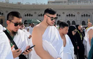 Ivan Gunawan Umrah Kilat 3 Hari, Tetap Bahagia dan Tak Lupa Berdoa Minta Jodoh
