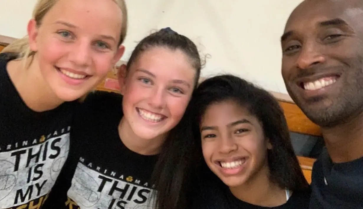 Kepergian Kobe tentu menjadi duka yang sangat mendalam untuk teman-teman dan para penggemarnya. Mengingat kepiawaiannya dalam bermain basket dan telah meraih sejumlah prestasi pastinya. (Instagram/kobebryant)