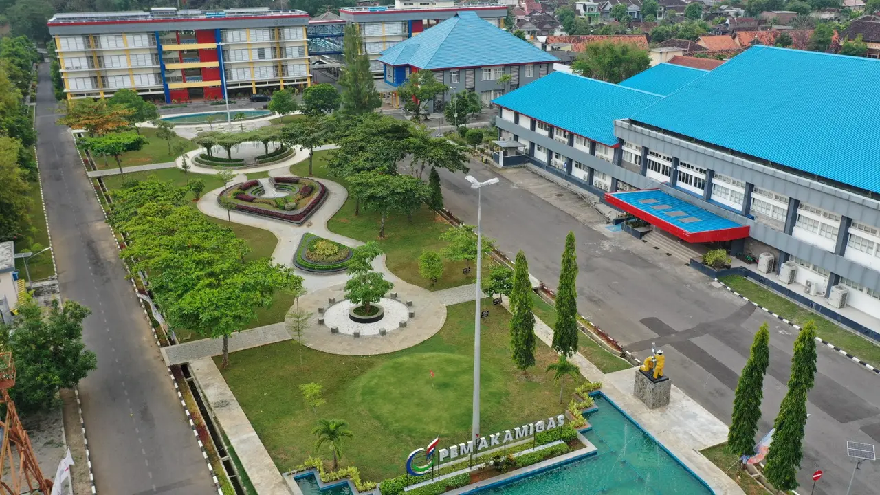 Kampus Politeknik Energi dan Mineral Akamigas (PEM Akamigas)