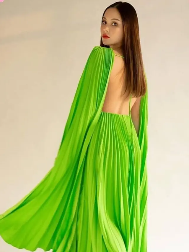 Tampil Glamor, Ini 7 Gaya Menawan Seleb Tampil dengan Gaun Backless