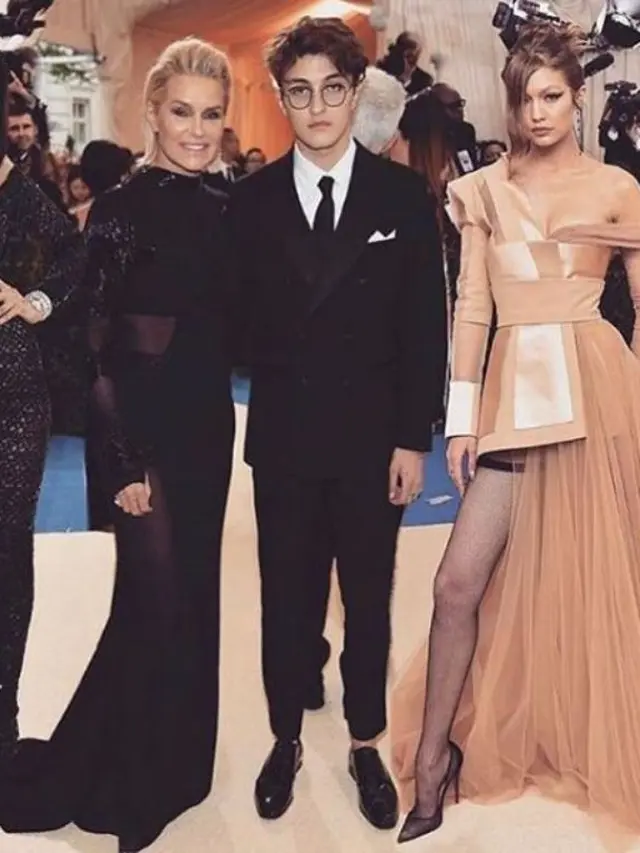 Gigi Hadid, Bella Hadid, Anwar Hadid