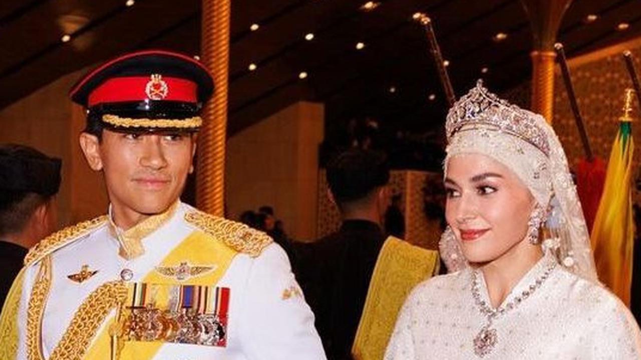 Intip Isi Souvenir Pernikahan Pangeran Mateen dan Anisha Rosnah, Ada Buku Kisah Cinta Keduanya