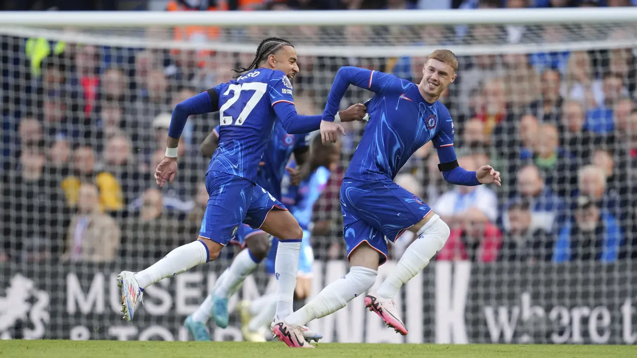 Foto: Penampilan Luar Biasa Cole Palmer, Borong 4 Gol Bawa Chelsea Gulung Brighton di Liga Inggris