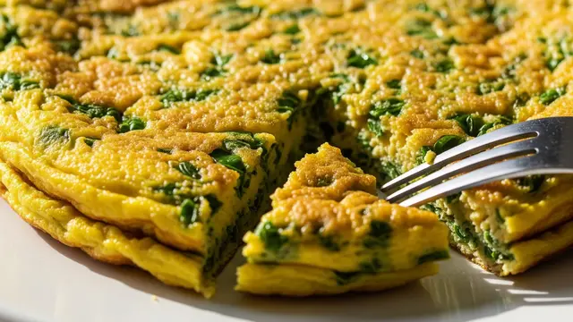 Resep Telur Dadar Daun Kelor (Image by Gemini AI)