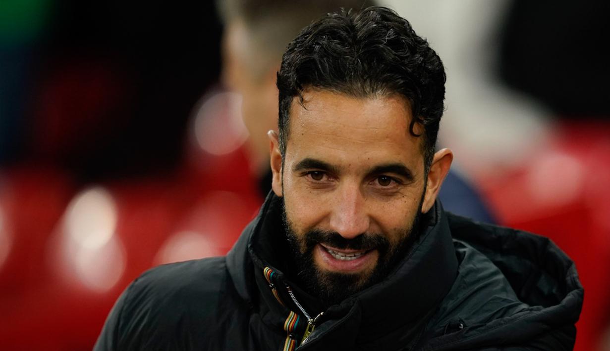 MU tampil dominan dengan melepaskan 20 tembakan (6 on target), 789 kali operan, serta 73 persen penguasaan bola. (AP Photo/Dave Thompson)