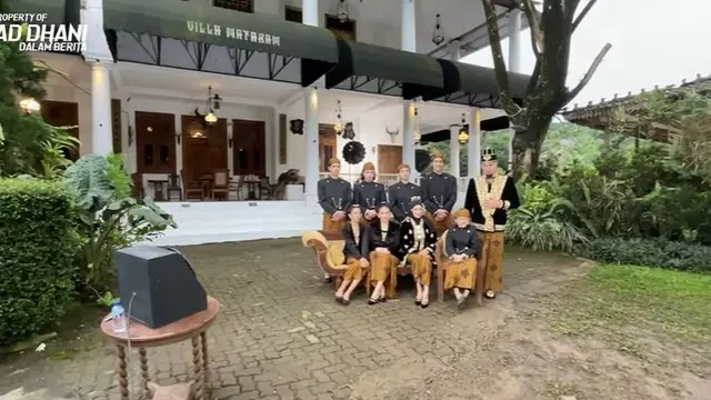 6 Pemotretan Keluarga Ahmad Dhani dan Mulan Jameela Pakai Adat Jawa, Bak Bangsawan