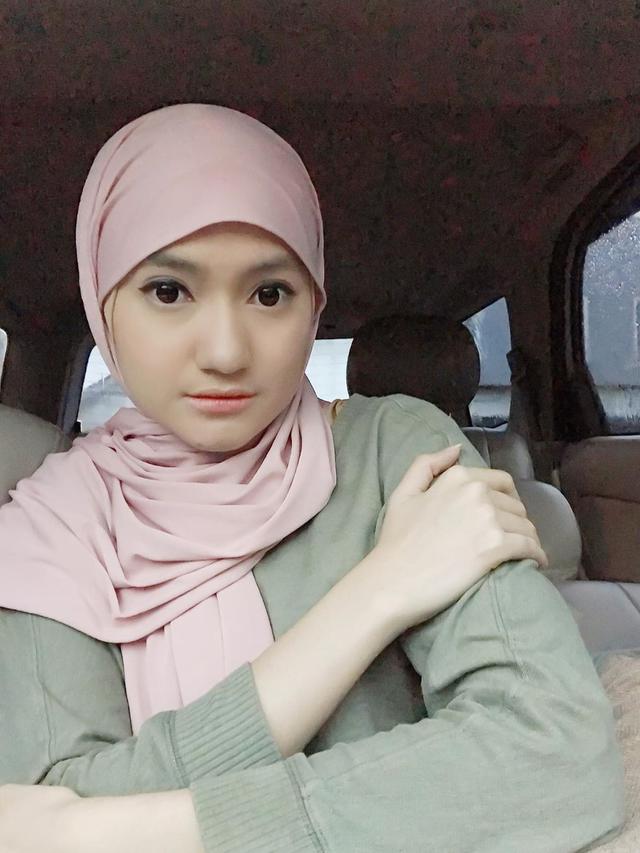 Putuskan Berhijab, Ini 6 Potret Terbaru Marcella Simon yang Memesona
