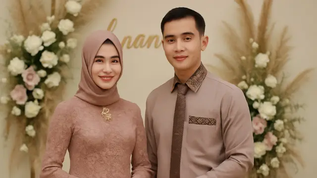 Model Outfit Couple untuk Acara Lamaran