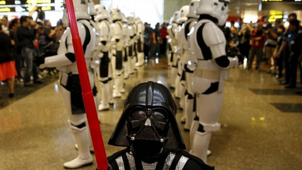 Mampir di Changi, pesawat Star Wars hebohkan warga Singapura