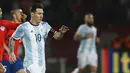 Lionel Messi gagal mencetak gol meski Argentina menang 2-0 atas Cile pada laga kualifikasi Piala Dunia 2018 di Stadion Nacional, Santiago, Cile.  (REUTERS/Rodrigo Garrido)