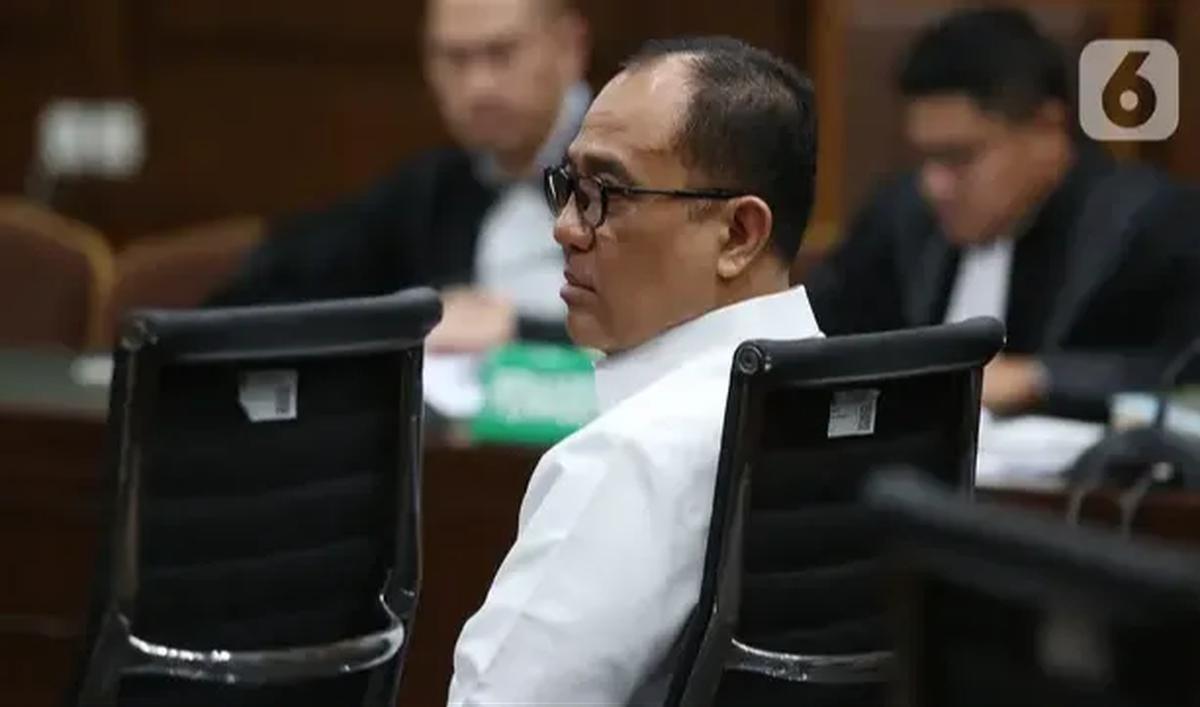 Rafael Alun Ajak Keluarga Cuci Uang Hasil Korupsi<br>