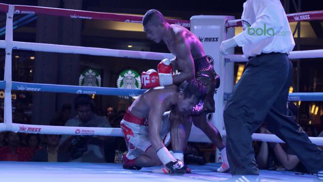 Mahkota Boxing Series, Jansen Marapu, Phuttiphong Rakoon, Bola.com