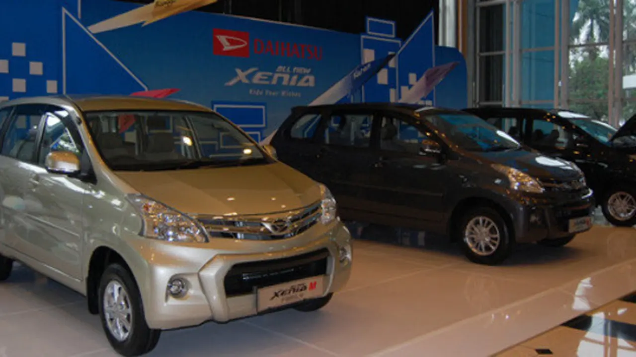 Daihatsu Xenia (by: Nazar Ray)