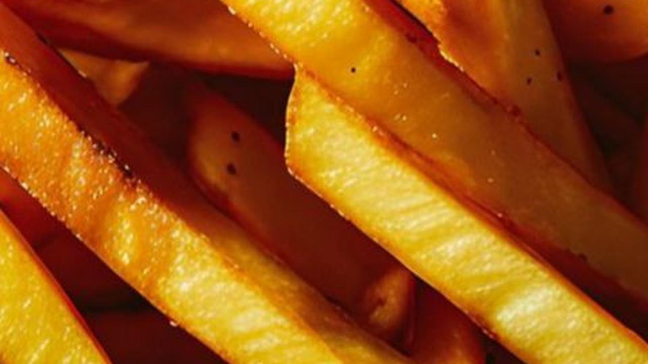 Itulah 4 cara membuat kentang goreng yang renyah dan gurih. jangan lupa ikuti tipsnya agar hasil kentang Anda maksimal! Selamat mencoba!