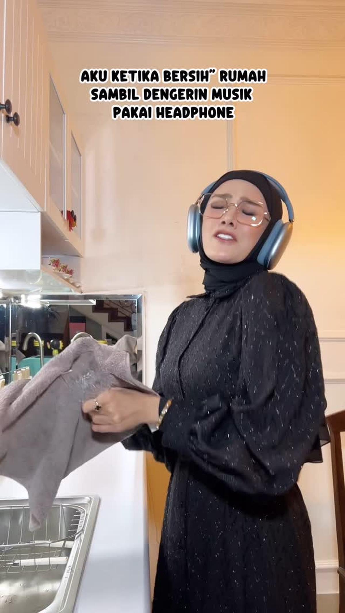 Kini Suka Bikin Konten Lucu, Ini Sederet Postingan Mulan Jameela yang Mengandung Tawa - sang Anak Juga Ikut