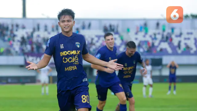 Foto: Persita Tangerang Ngamuk, Bobol Gawang Persik 3 Gol Tanpa Balas di BRI Super League
