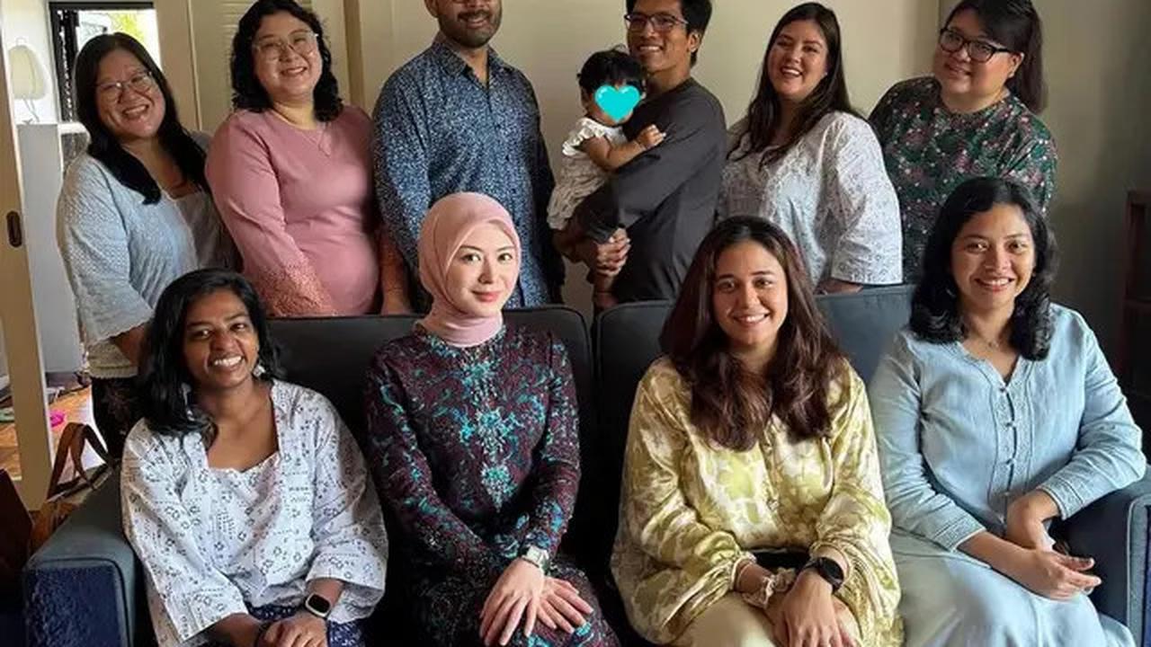 6 Potret Lebaran Ayana Moon di Jakarta dan Malaysia, Semua Berkesan