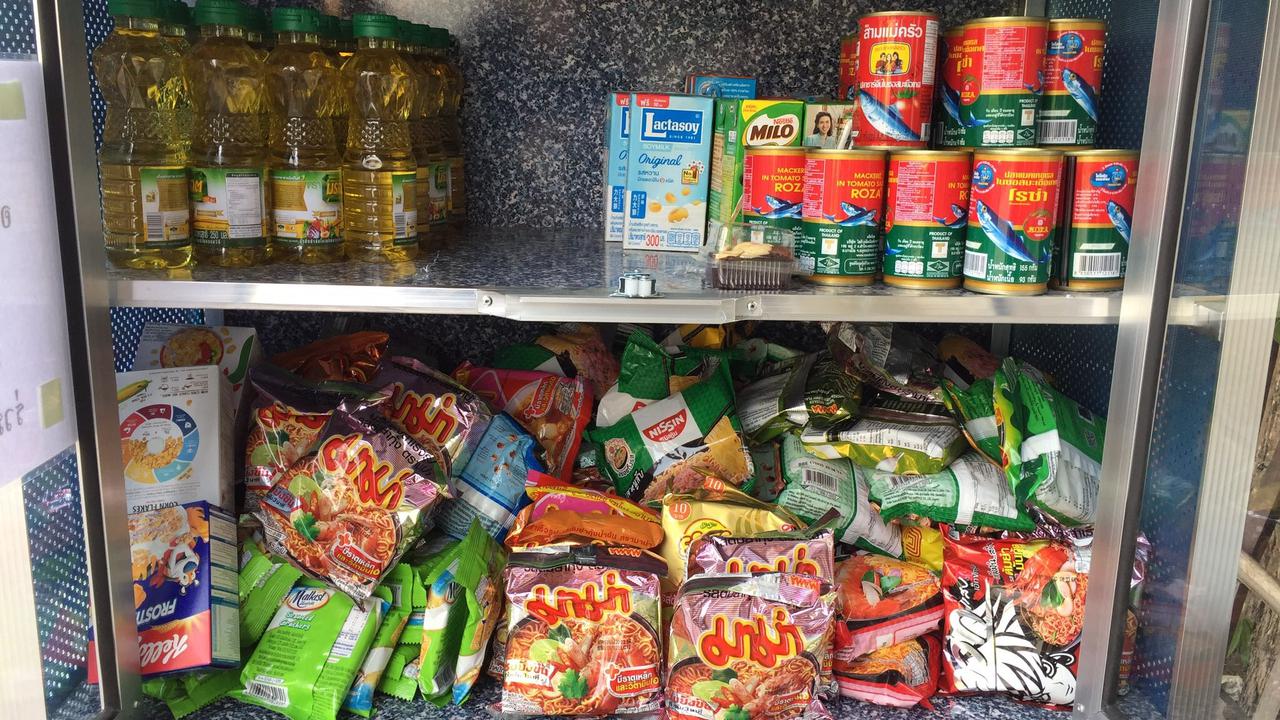 Berbagi Isi Pantry, Cara Warga Thailand Peduli yang Kelaparan Akibat Corona