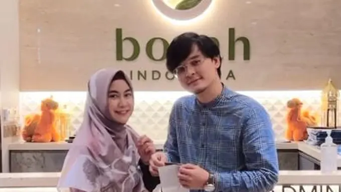 Anisa Rahma dan suaminya (Instagram/anisarahma_12)