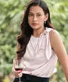 Raihaanun dalam Tante Sonya. (dok WeTV)