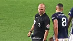 Jake Livermore menepuk bokong wasit pada pertandingan West Brom. This video is presented by Ballball