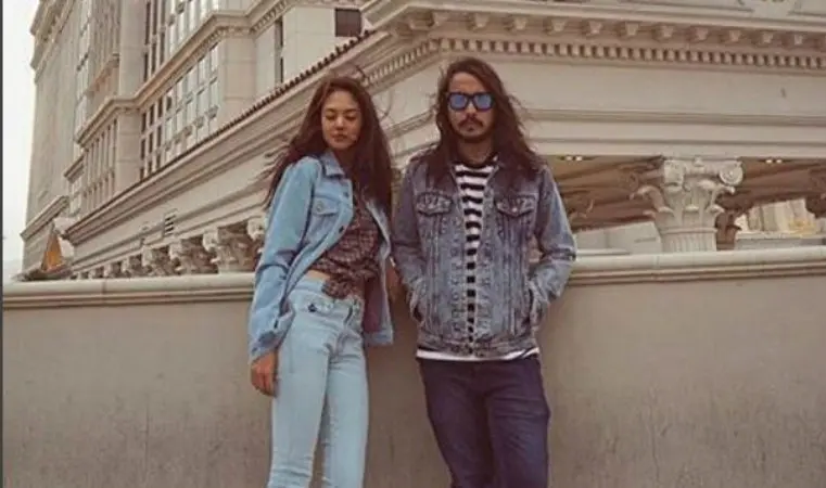 Marcello Tahitoe dan Aurelie Moeremans tampil kompak dengan setelan jeans (Foto: Instagram Marcello_tahitoe)