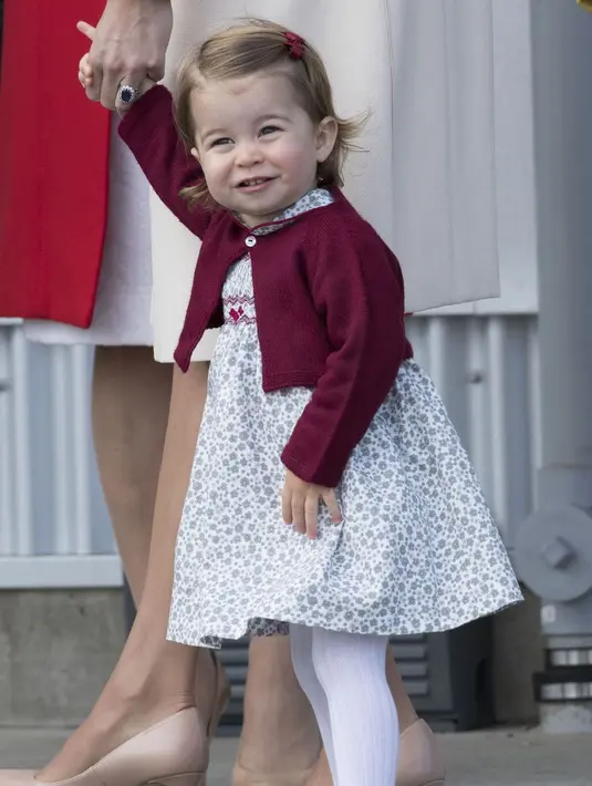 Ini potret Puteri Charlotte saat berada di Canada. Menggemaskan sekali ya! (Getty Images/Cosmopolitan)